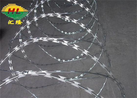 240g/M2亜鉛はアコーディオン式の有刺鉄線2.5mmの直径に塗った