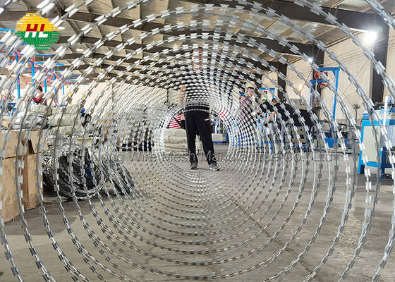 囲うかみそりの庭ワイヤー庭の保証はアコーディオン式かみそりワイヤーを電流を通した鋼鉄300MMに切た